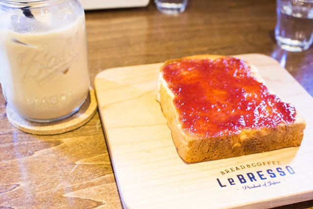 モーニングのメニューが人気の食パン専門店レブレッソ（大阪・鶴橋）でカフェタイム！