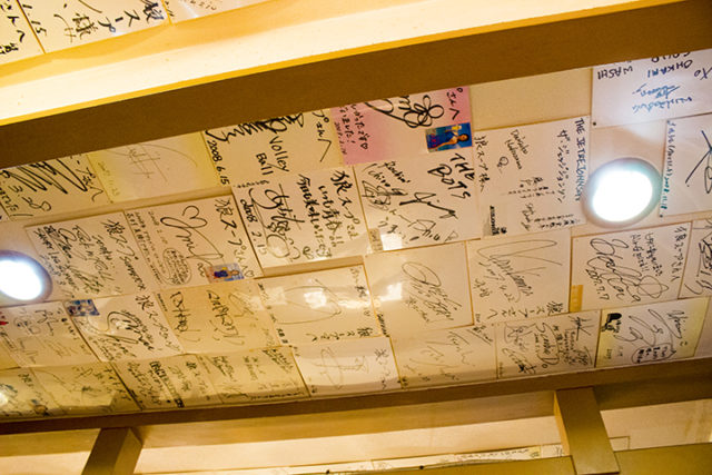 ミュージシャンが集まる札幌の味噌ラーメン専門店「狼スープ」