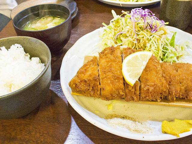 食べごたえのあるとんかつでランチ！大阪上本町「たわら」はお持ち帰りも可能