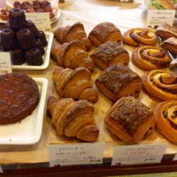 中崎町で大人気のパン屋さん『ブーランジェエスカガワ』は、パンの予約可能です。